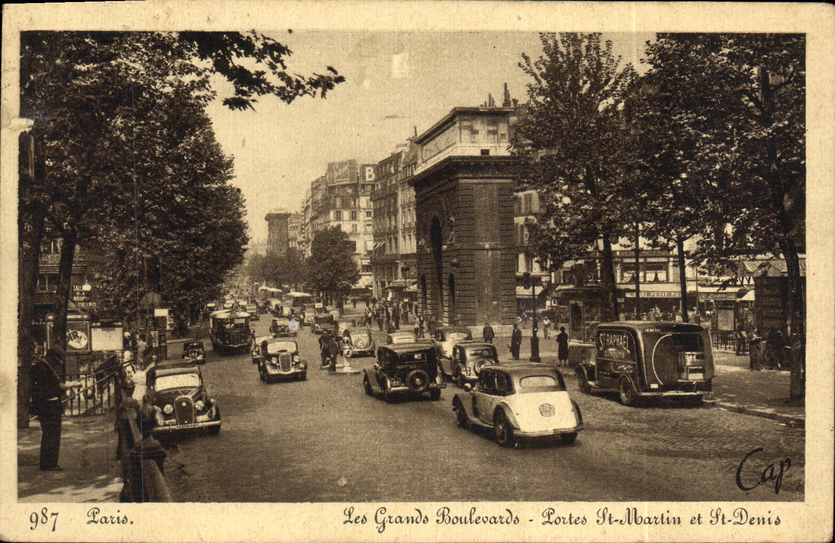 CPA Paris Les grands Boulevards Portes St Martin et St Denis