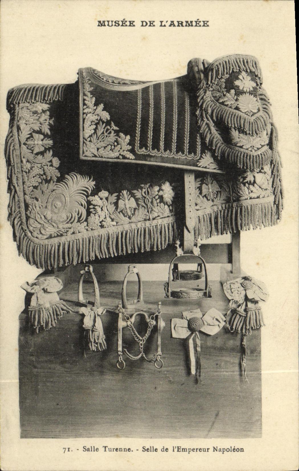 El museo de Paris de la POSTAL de la VENDIMIA de L armo la silla de montar de Turenne del sitio con L caballo del emperador de Napoleon 1r