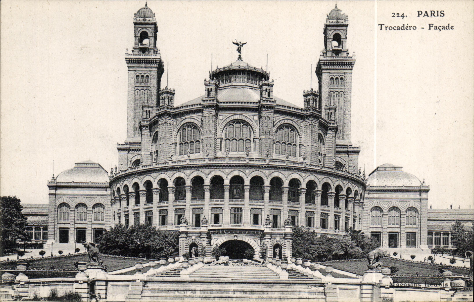 CPA Paris Le Trocadero Facade