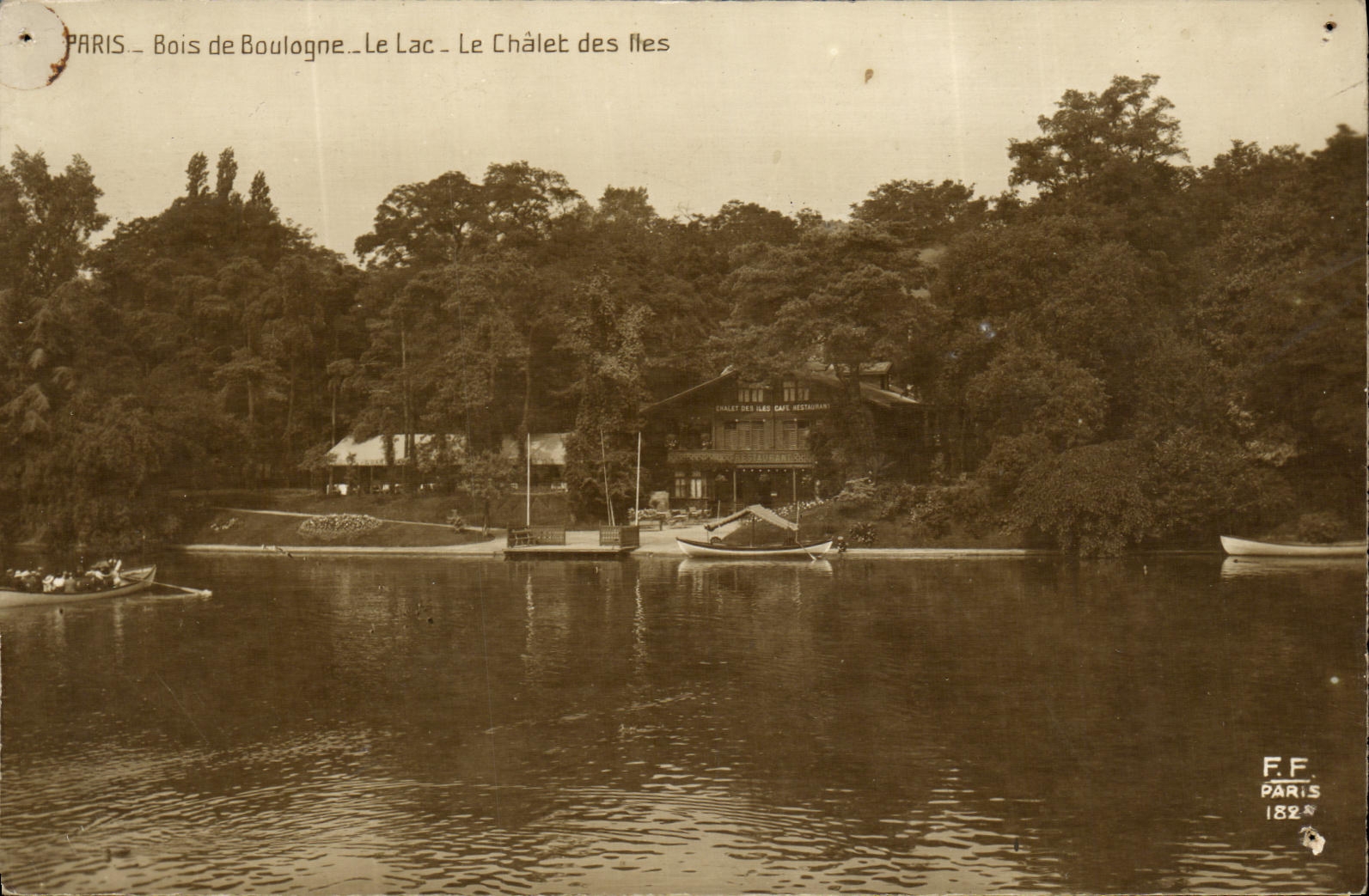 VINTAGE POSTCARD Paris Bois de Boulogne the lake the country cottage of the Islands