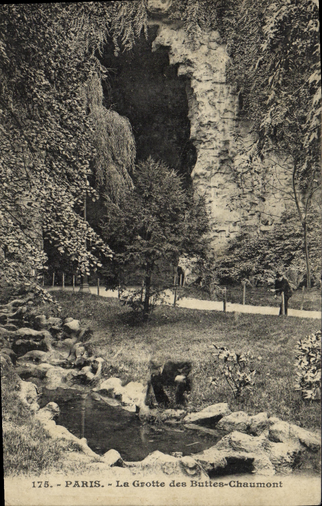VINTAGE POSTCARD Paris the Cave of the Chaumont Hillocks