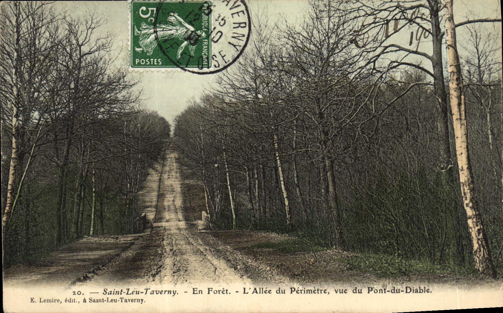 CPA Saint Leu Taverny L allee du perimetre vue du Pont au diable