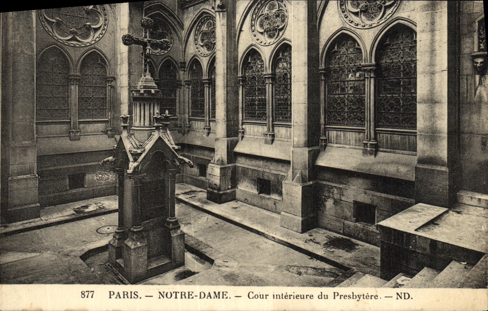 VINTAGE POSTCARD Paris Church Notre Dame interior Court of the presbytery