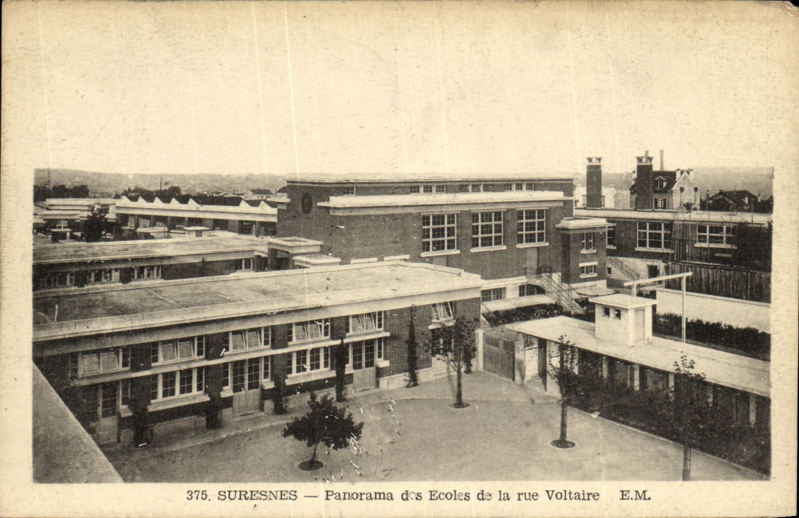 CPA Suresnes Panorama des Ecoles de la Rue Voltaire