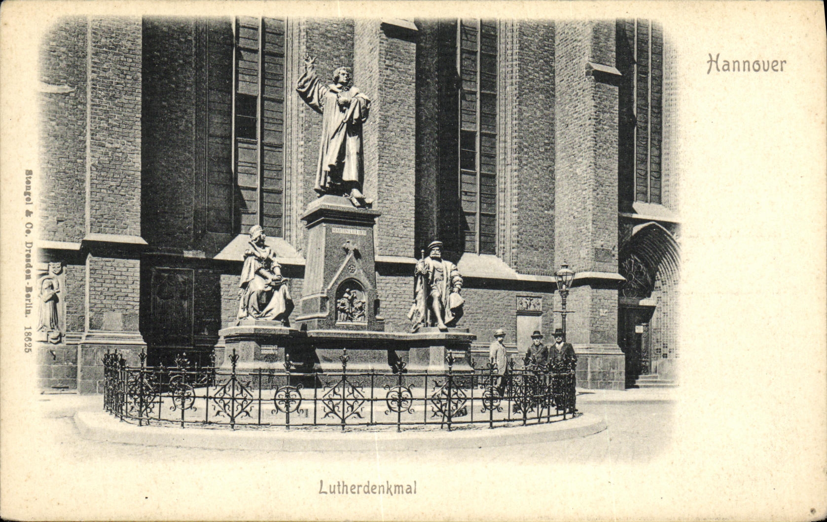 VINTAGE POSTCARD Hanover Lutherdenkmal