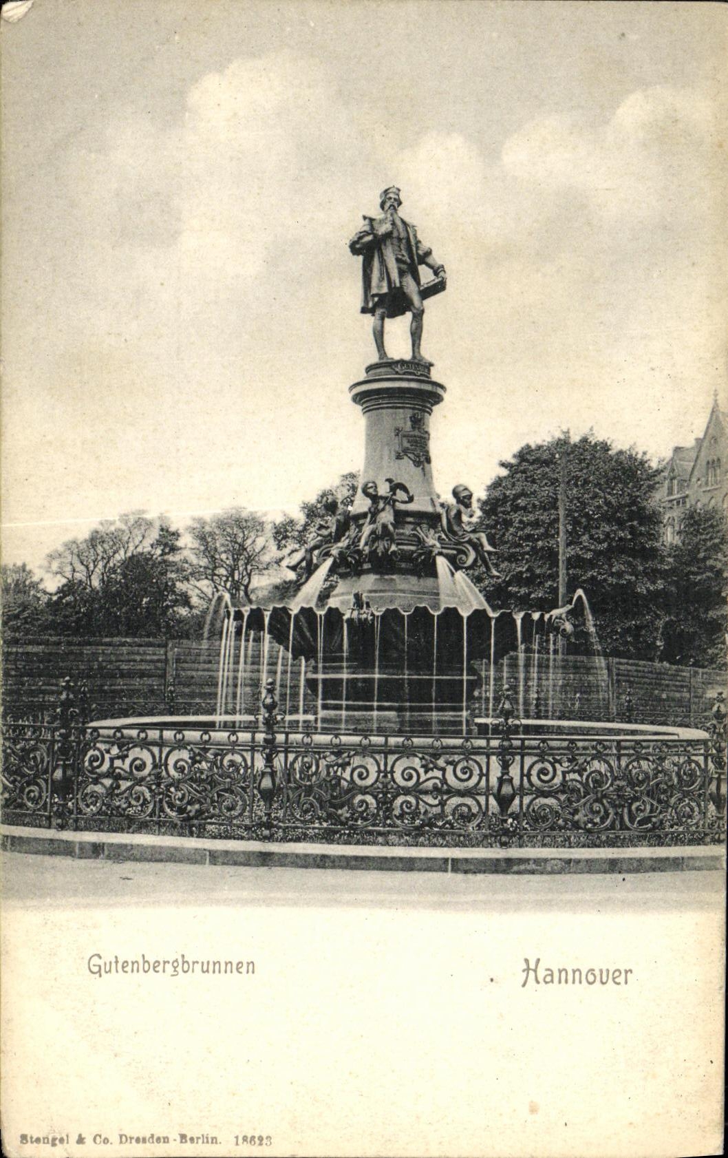 VINTAGE POSTCARD Gutenbergbrunnen Hannover