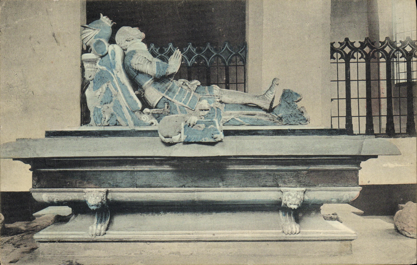 CPA Grabdenkmal des Grafen Enno ll in der Groben Kirche