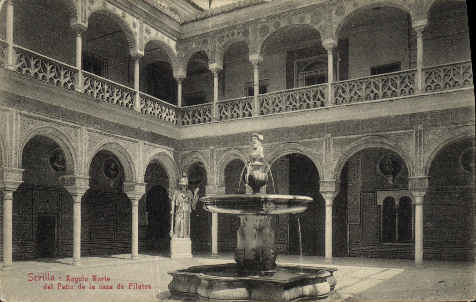 VINTAGE POSTCARD Sevilla Angulo Norte del Patio of put of Pilatos