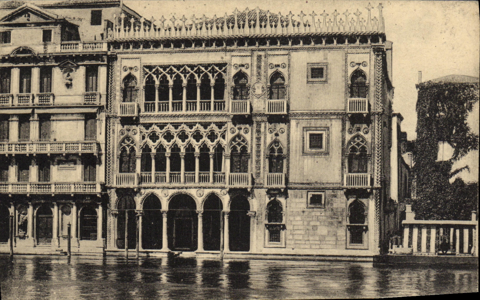 VINTAGE POSTCARD Venezia Palazzo Ca D Oro