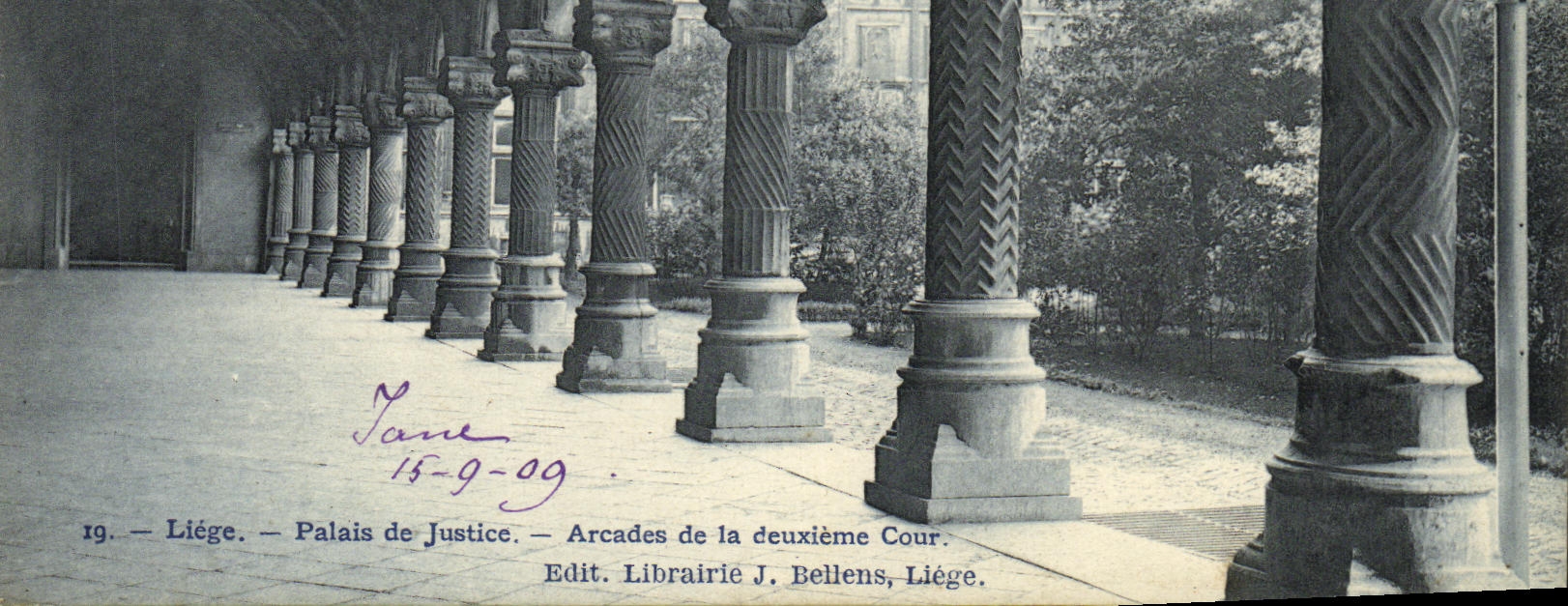VINTAGE POSTCARD Liege Law courts Arcades of the Second Court
