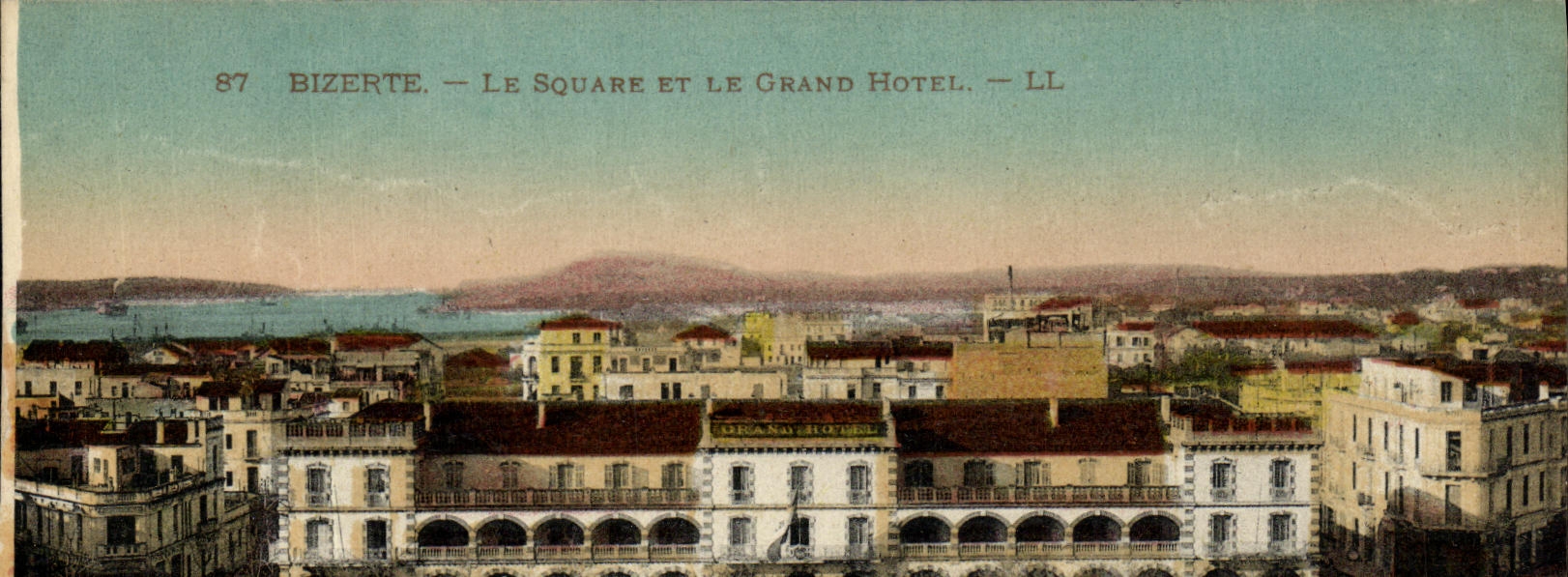 CPA Bizerte Le Square Et Le Grand Hotel