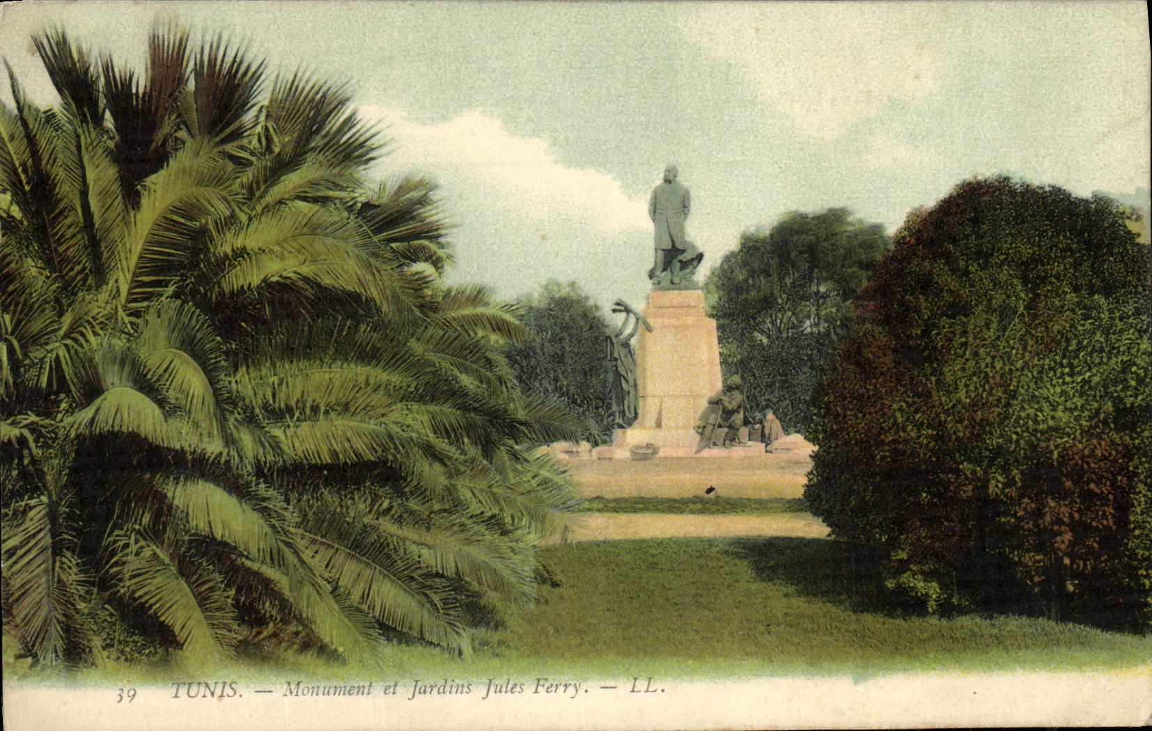 CPA Tunis Monument et Jardins Jules Ferry