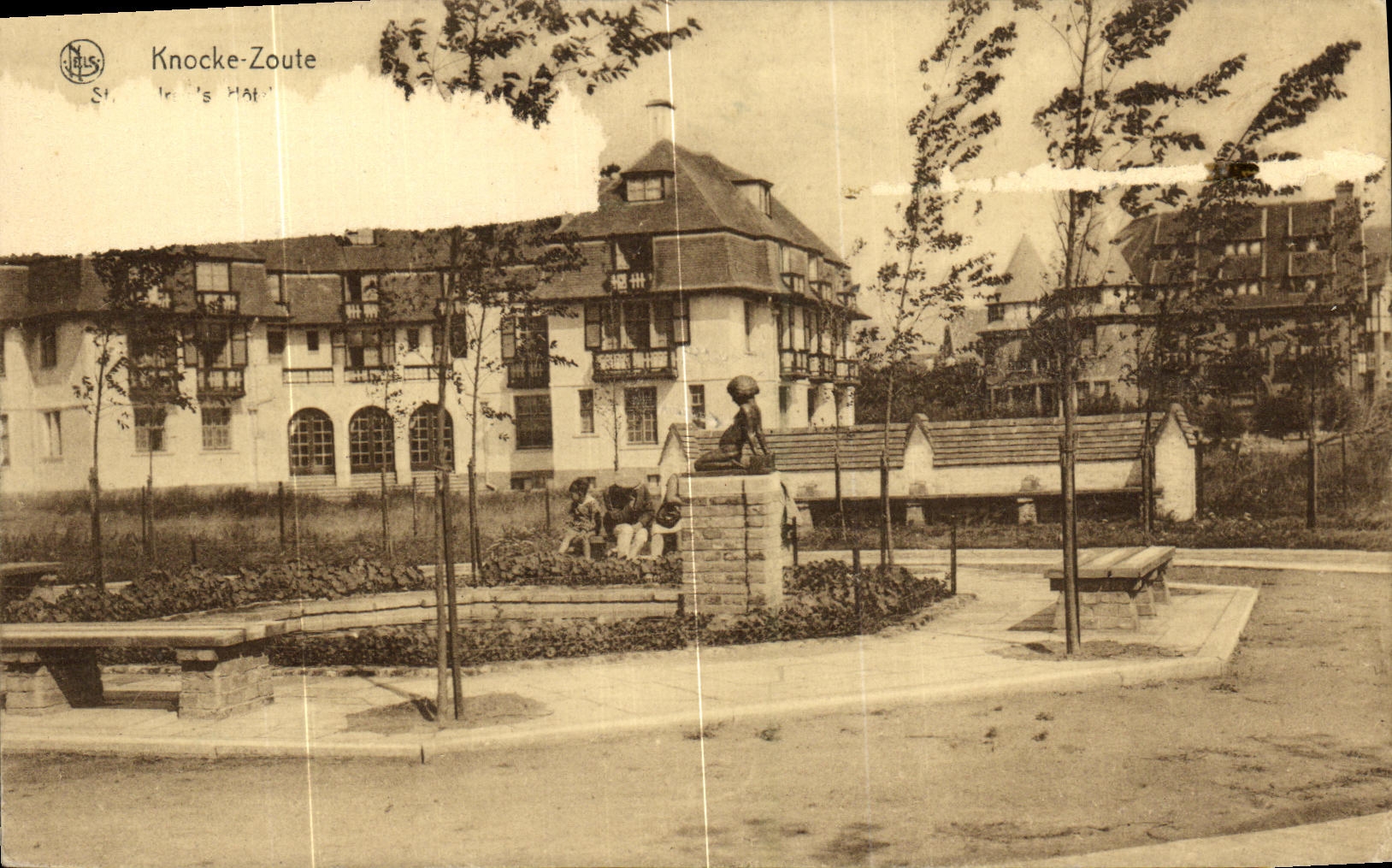 VINTAGE POSTCARD Knocke Zoute