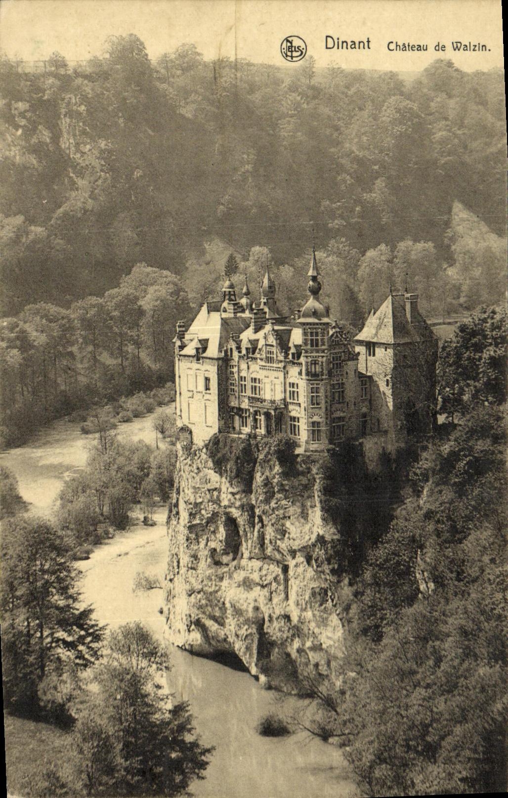 VINTAGE POSTCARD Dinart Castle of Walzin