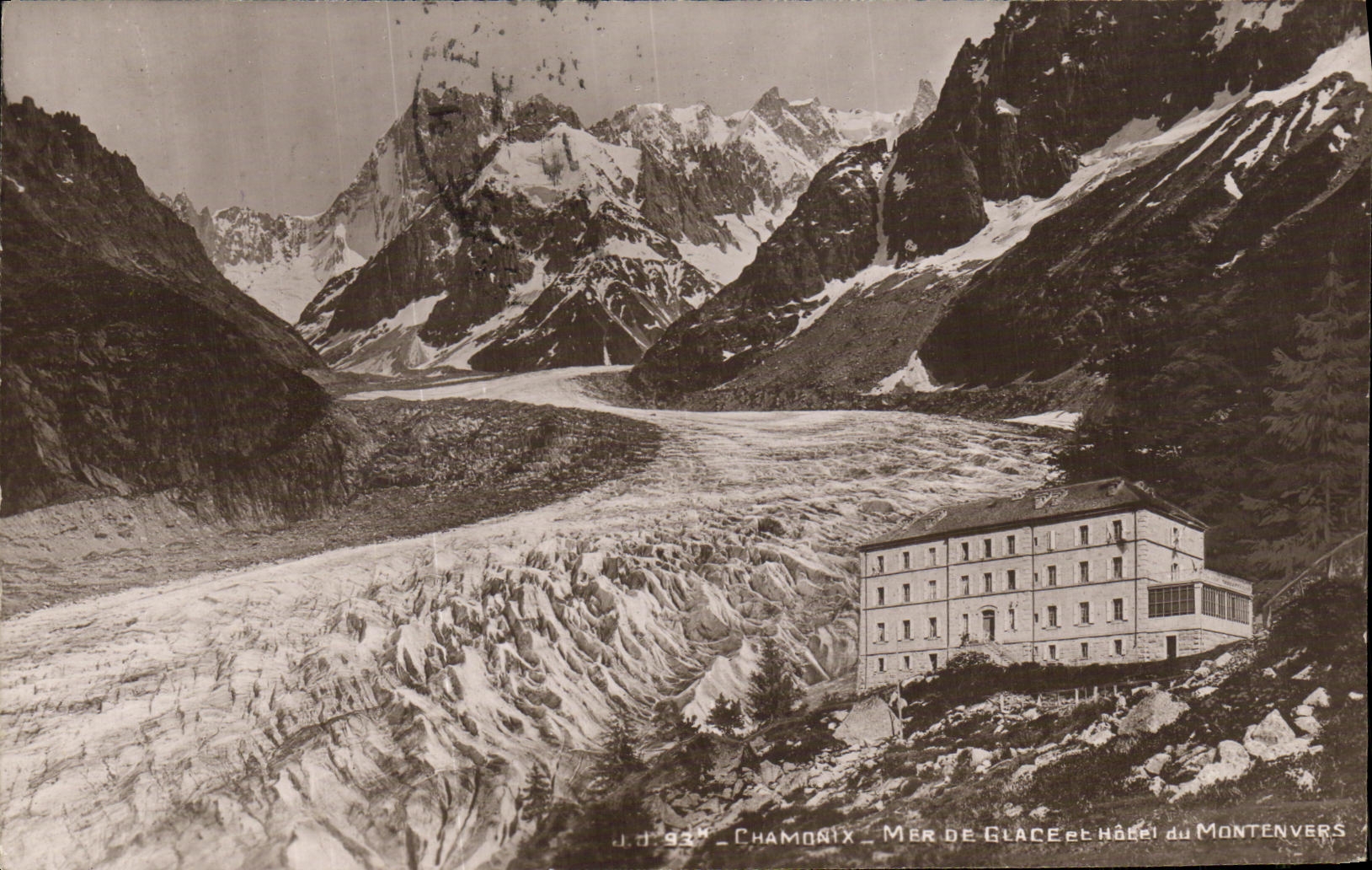 VINTAGE POSTCARD Chamonix Sea of ice and hotel of Montenvers
