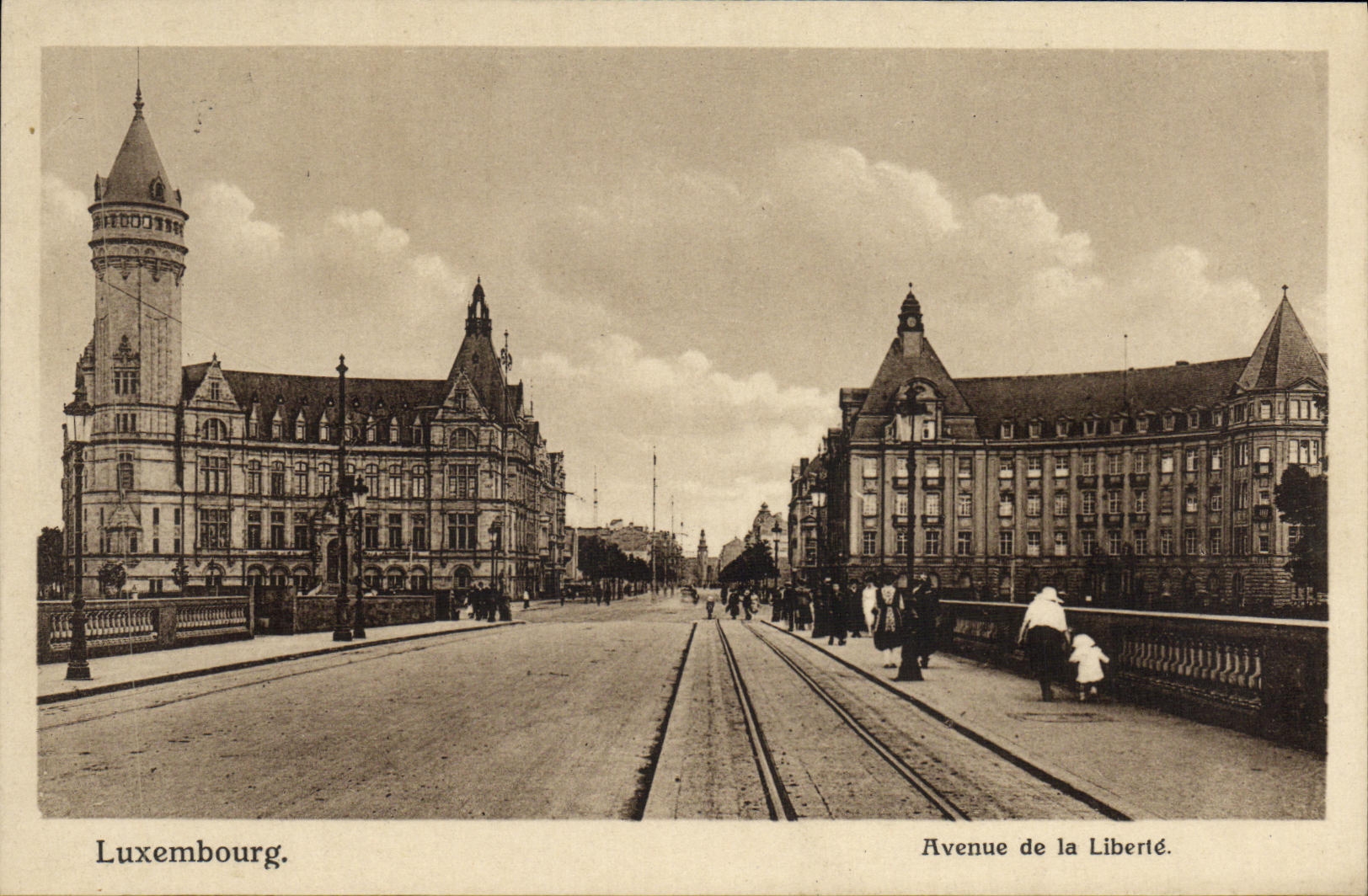 VINTAGE POSTCARD Luxembourg Ruins of freedom