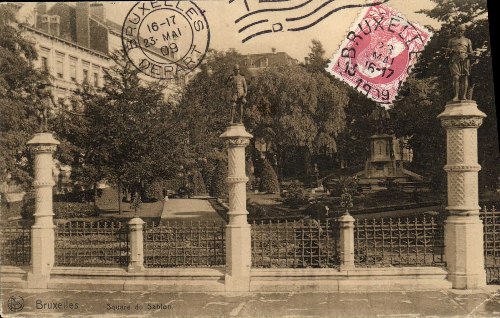 VINTAGE POSTCARD Brussels Public garden of Fine sand