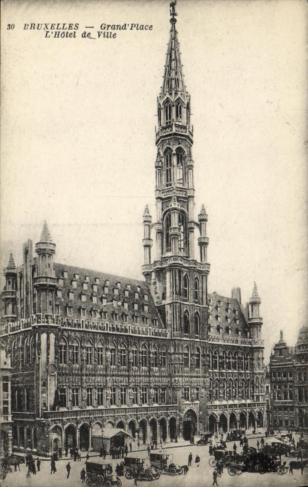 VINTAGE POSTCARD Brussels Grand Places L Town hall