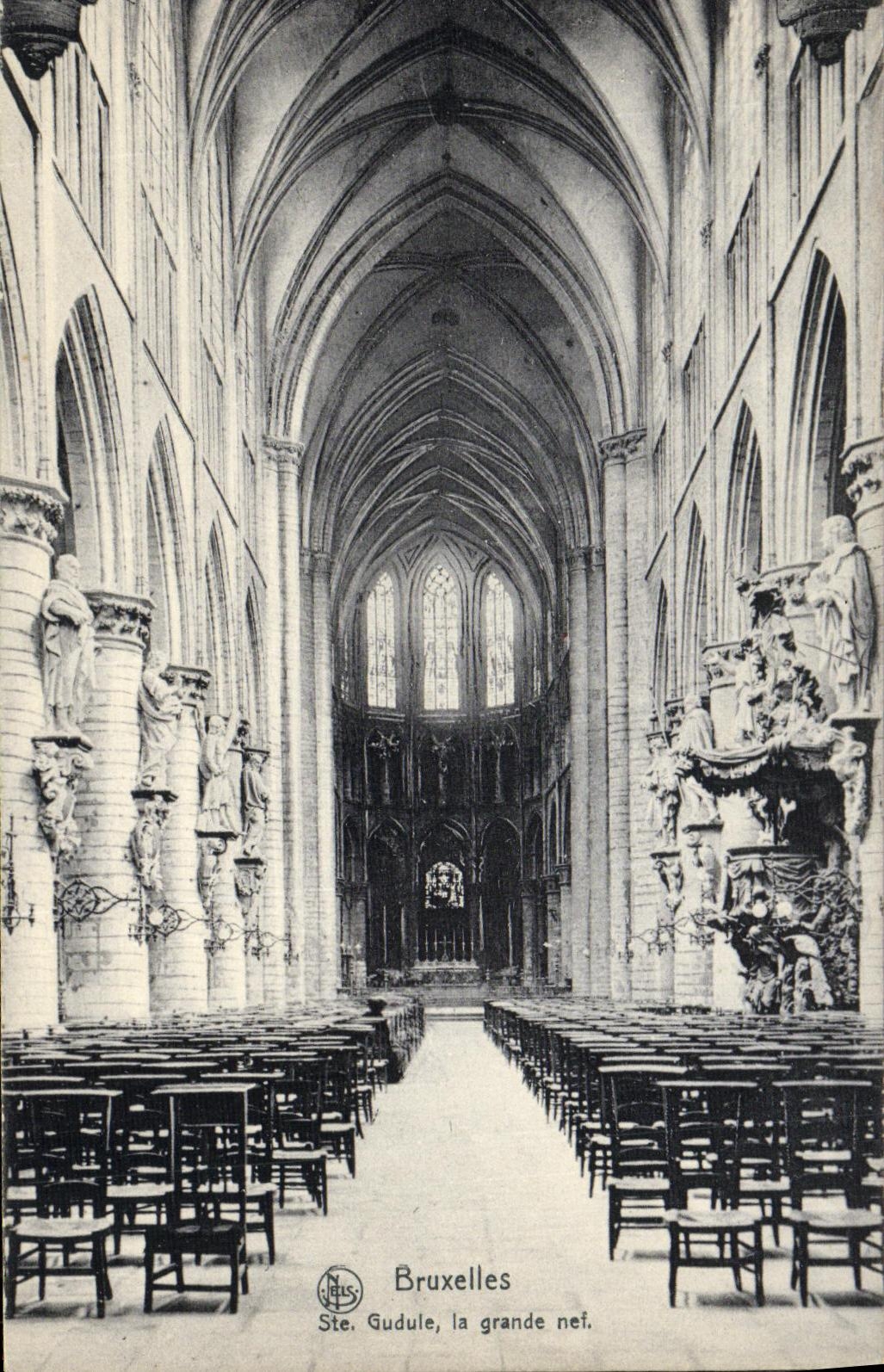 POSTAL Bruselas co de la VENDIMIA  Gudulia el gran cubo