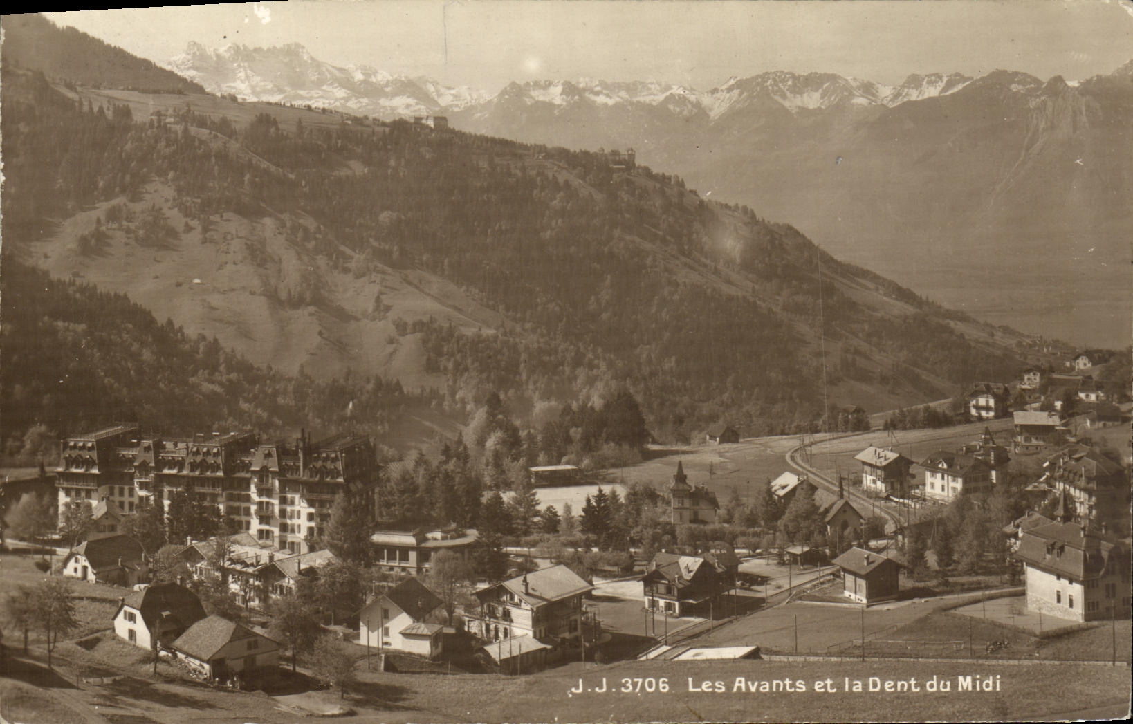 VINTAGE POSTCARD Geneva Fronts and Dent du midi