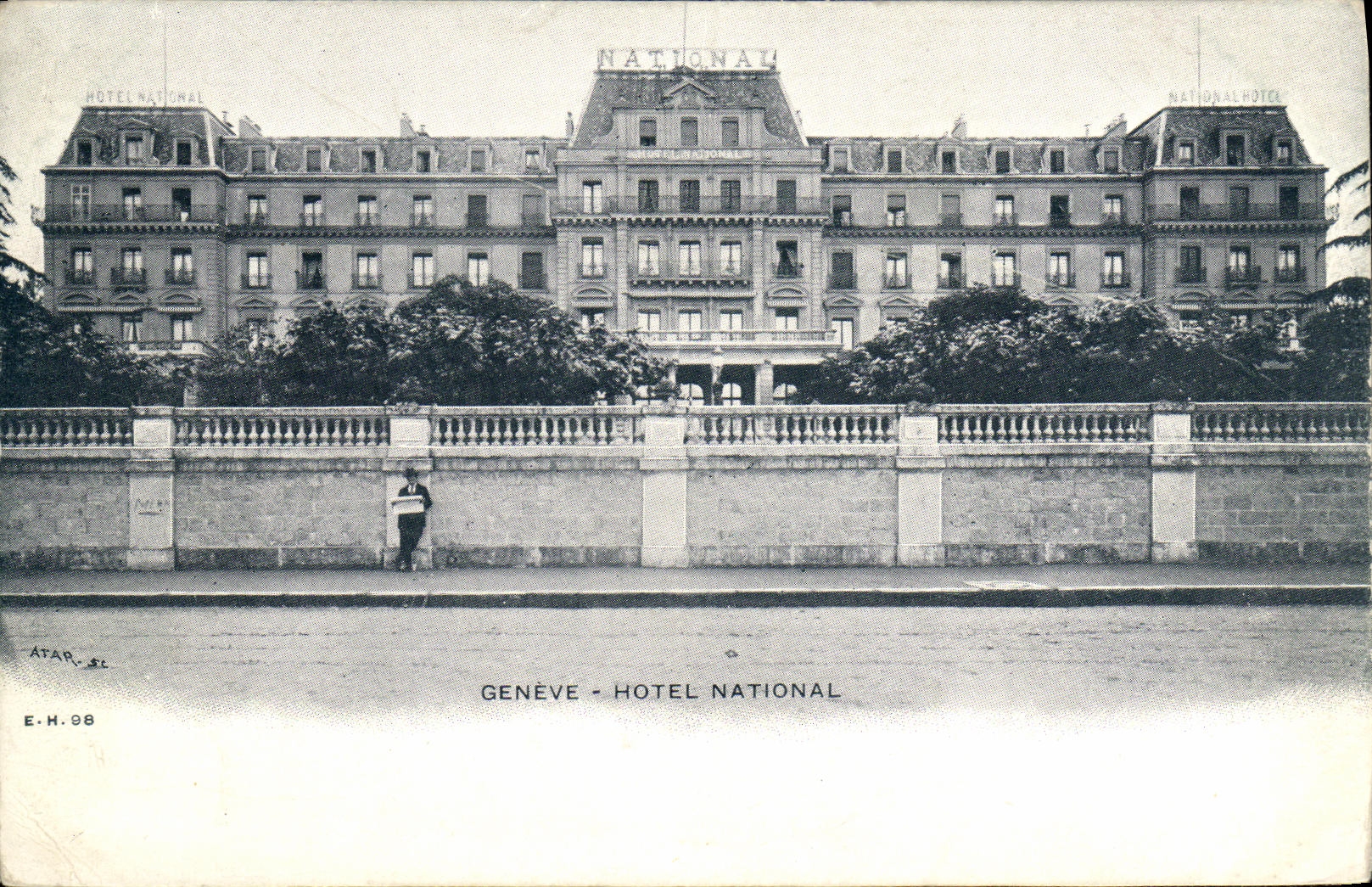 VINTAGE POSTCARD Geneva National Hotel