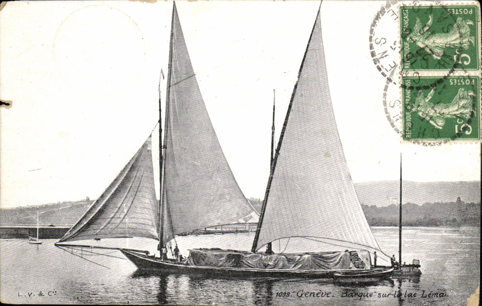 VINTAGE POSTCARD Geneva On the Lake leman Boat