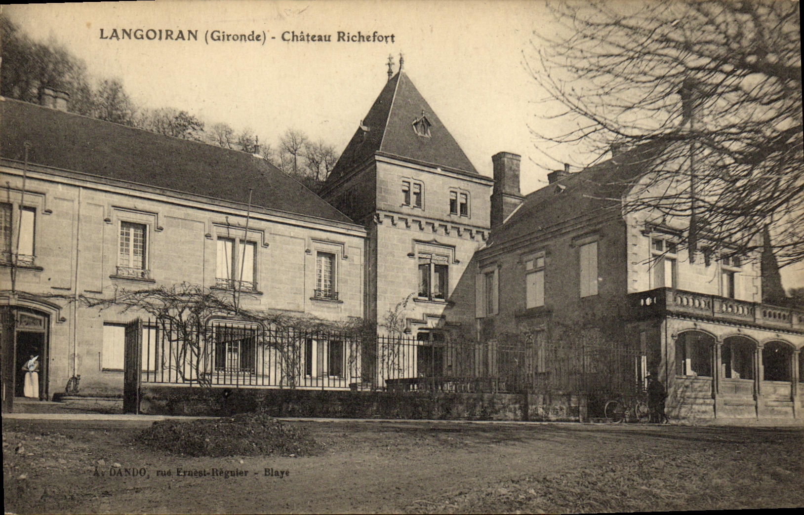 VINTAGE POSTCARD Langoiran Richefort Castle