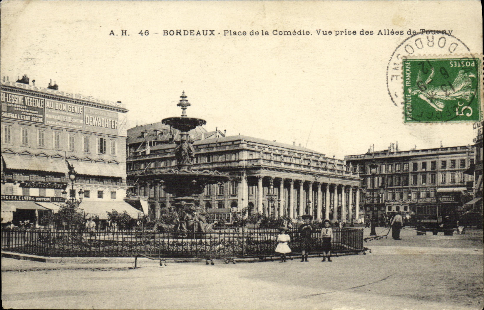 CPA Bordeaux Place de la Comedie Vue Prise des allees de Tourny