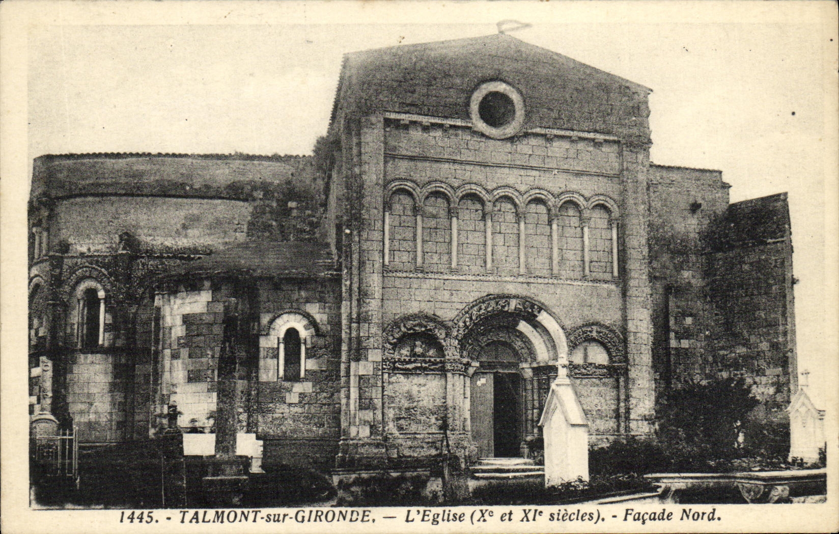 VINTAGE POSTCARD Talmont on the Gironde L Northern Church Frontage