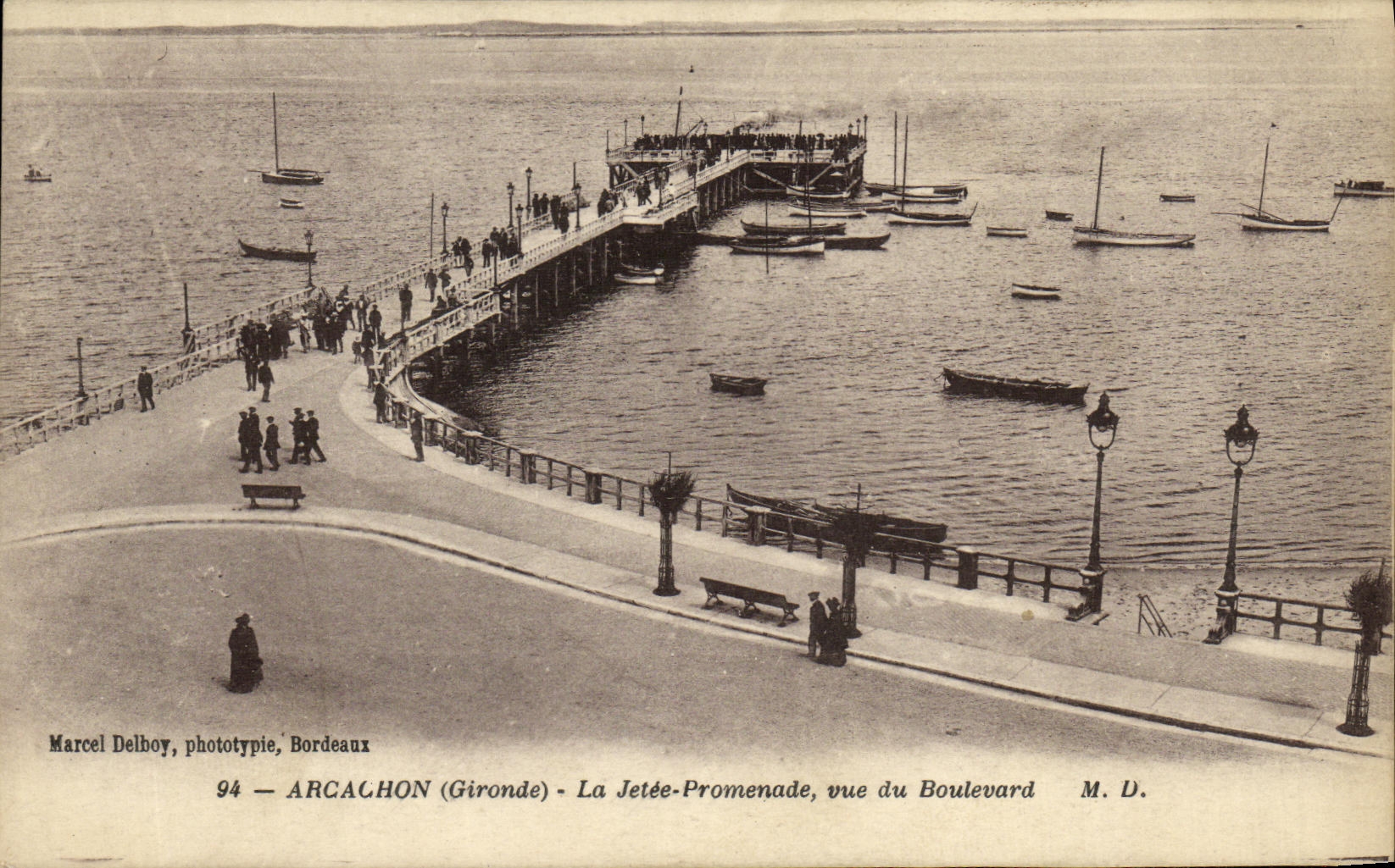 CPA Arcachon Jetee promenade vue du boulebvard