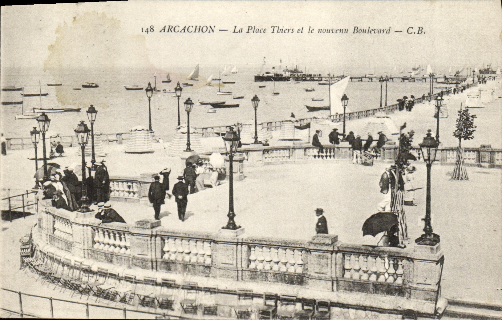 CPA Arcachon La Place Thiers et le nouveau boulevard