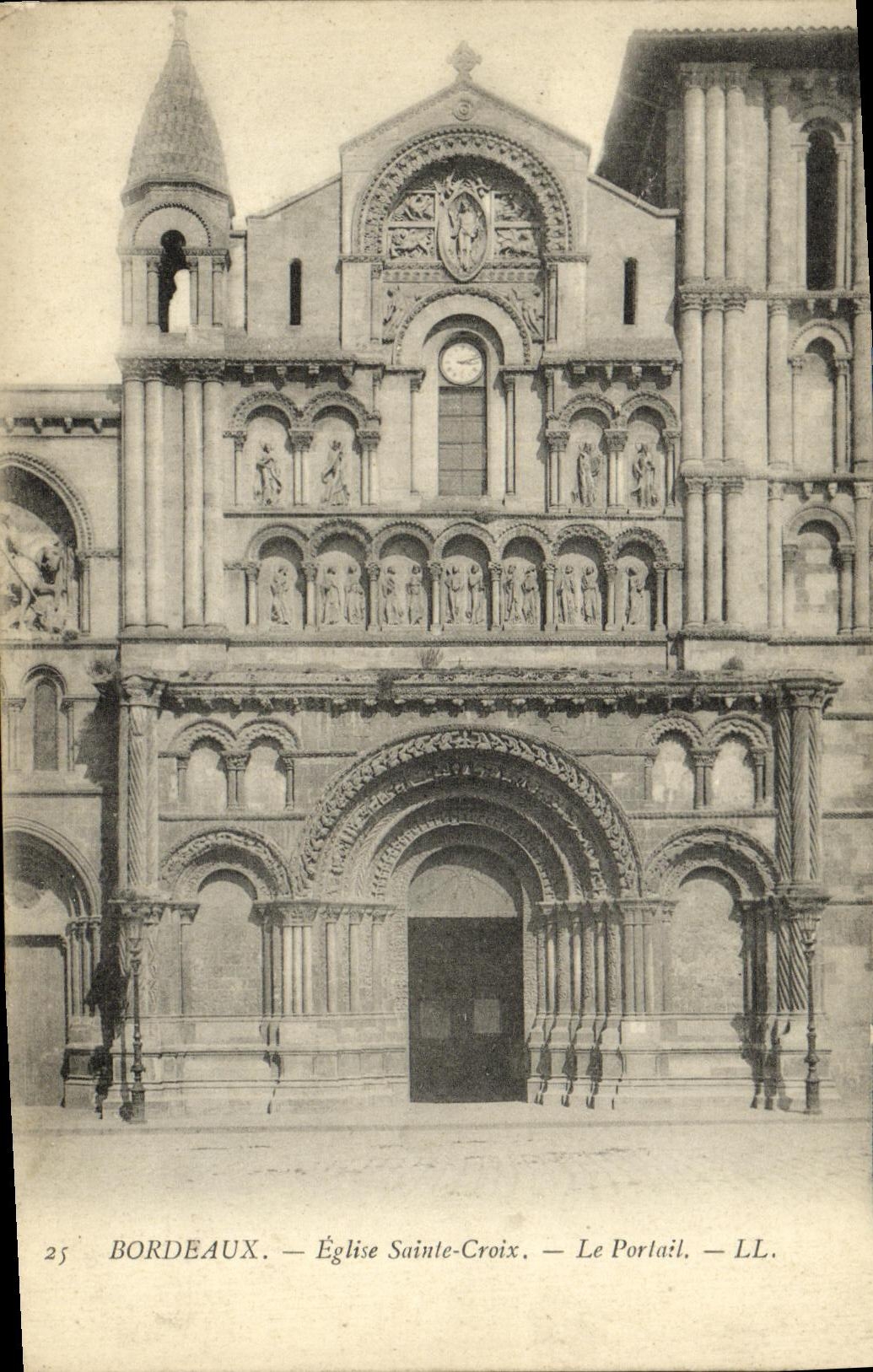 CPA Bordeaux L Eglise Ste Croix Portail