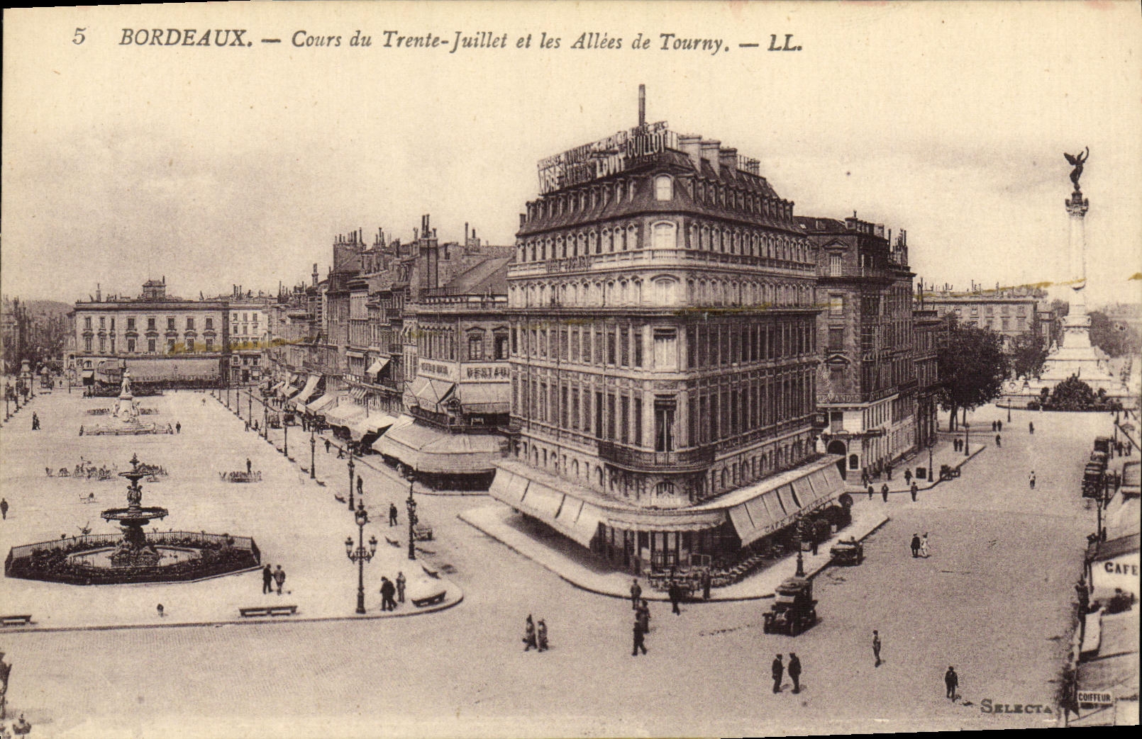 CPA Bordeaux Cours du Trente Juillet et les Allees de Tourny