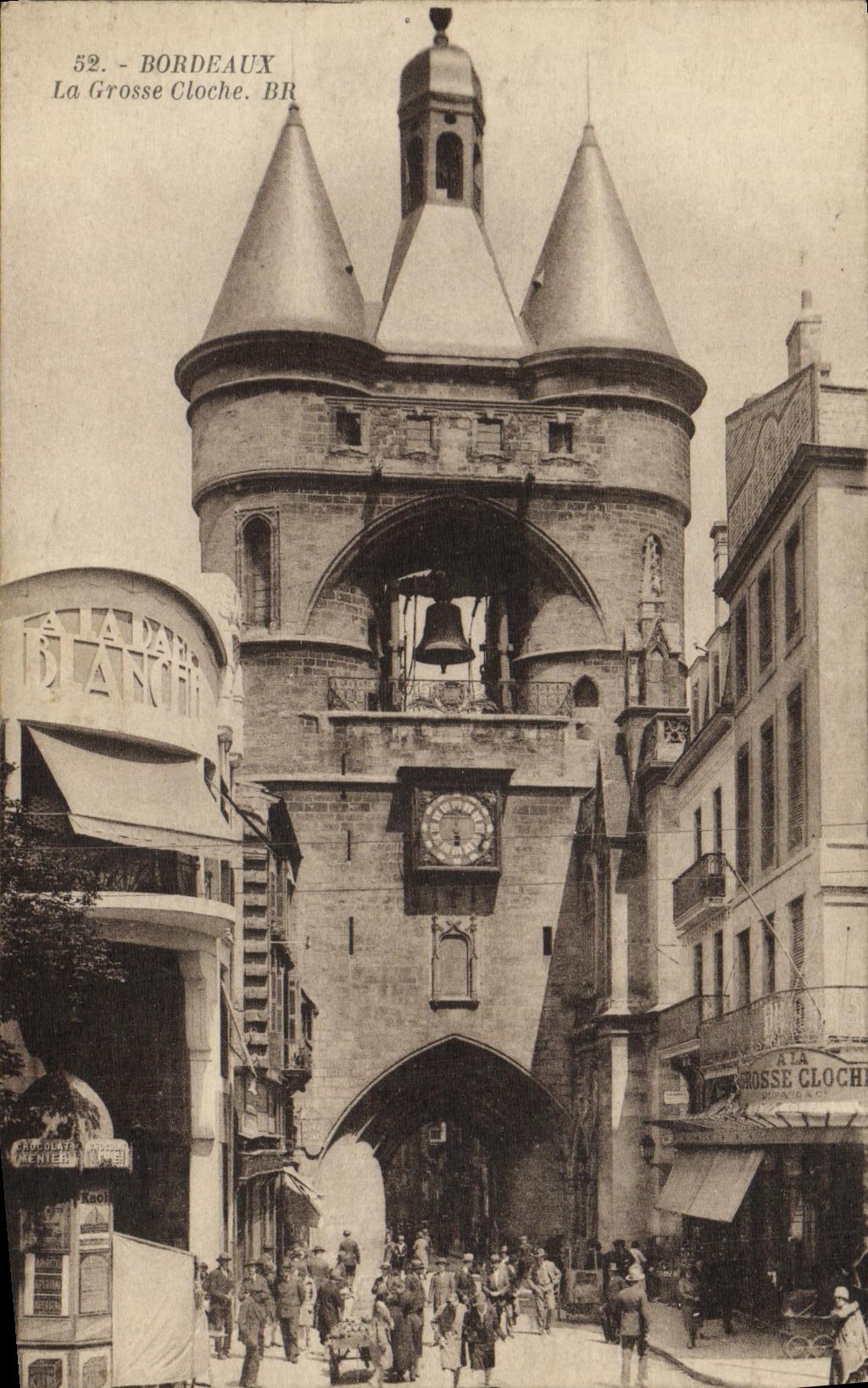 CPA Bordeaux La Grosse Cloche A la Dame blanche