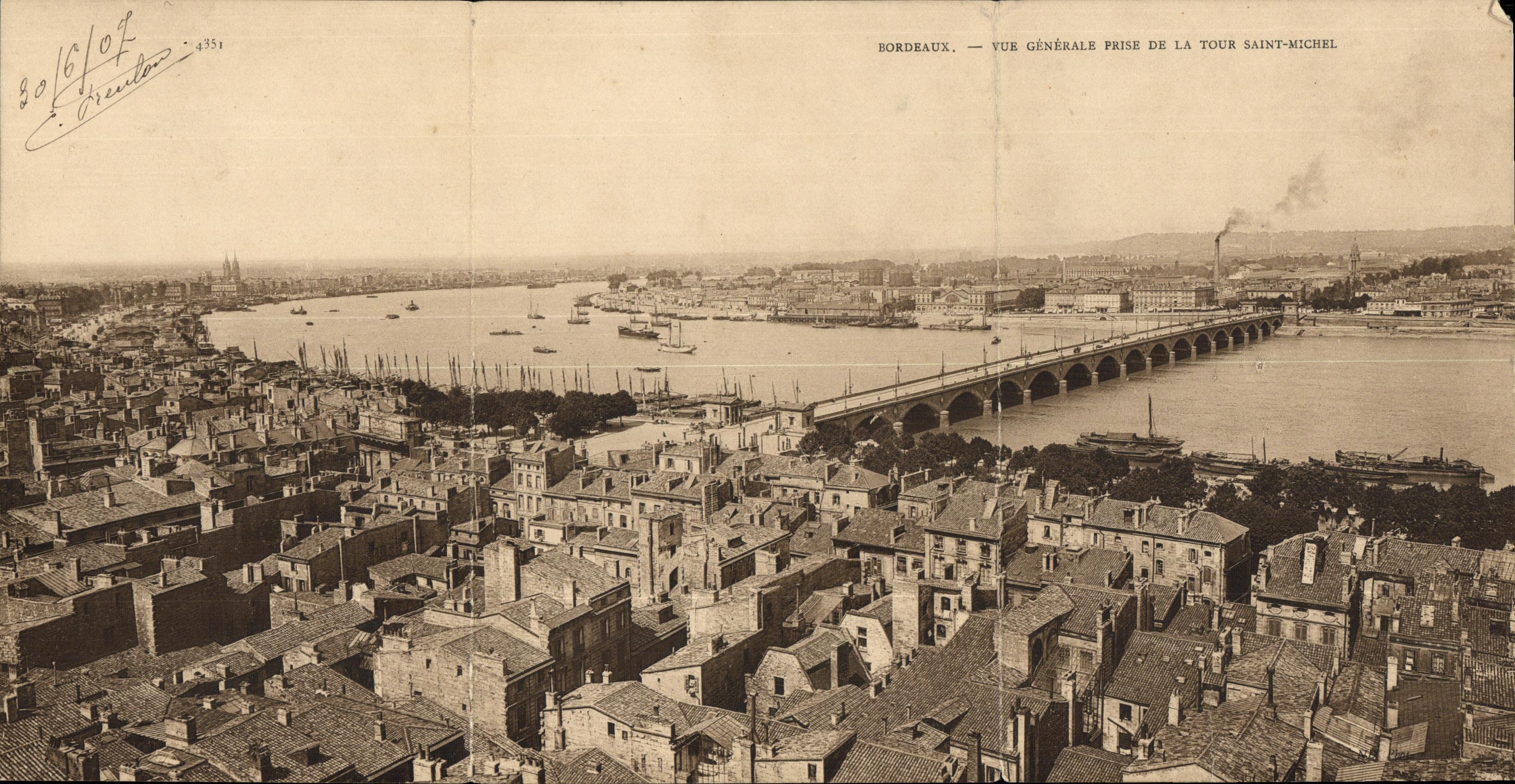 CARTE 3 VOLETS Bordeaux Vue generale prise de la tour Saint Michel