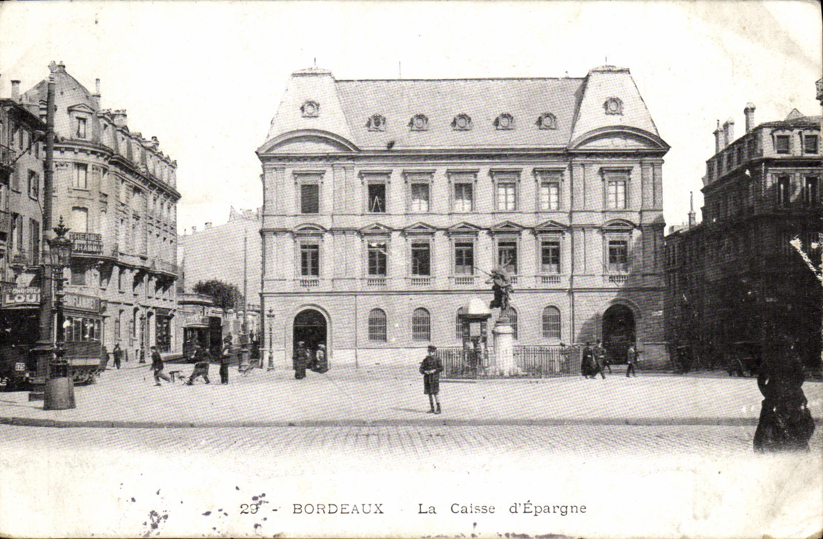 CPA Bordeaux La Calsse d Epargne Tramway