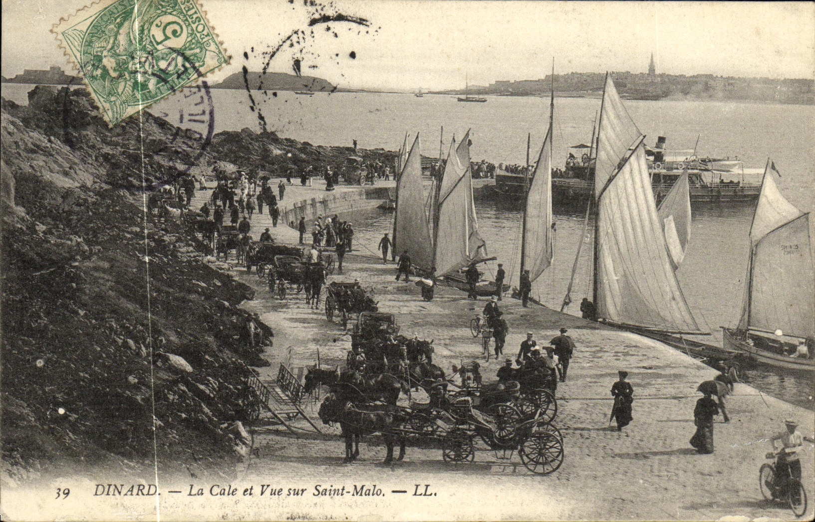 CPA Dinard La Cale et Vue sur Saint Malo