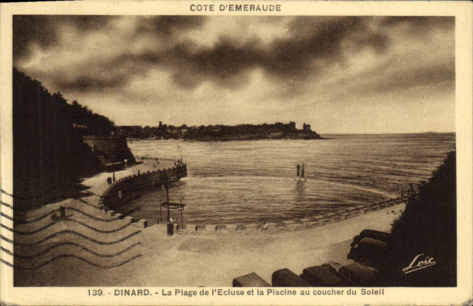 CPA Dinard La Plage de l Ecluse et la Piscine au coucher du solell