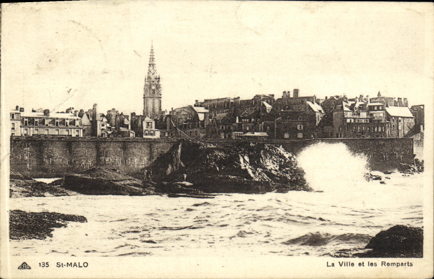 CPA St Malo La Ville et les Remparts