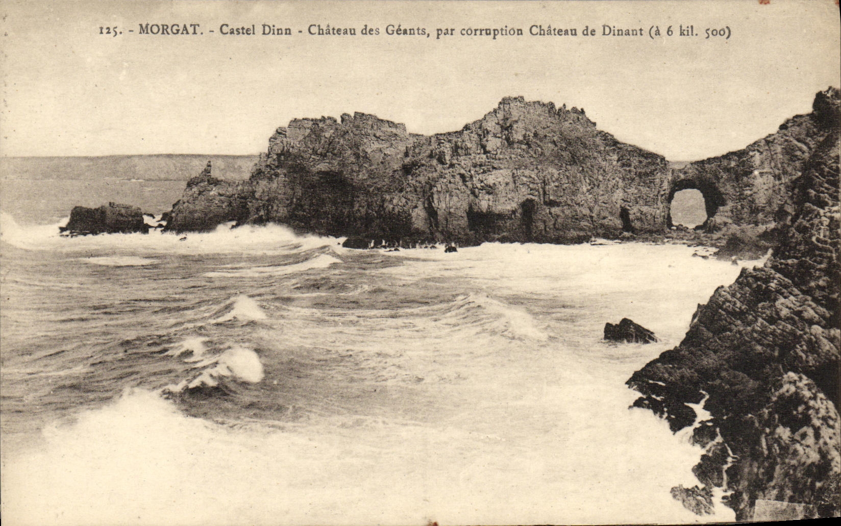 Castillo del estruendo de la casa de senorio de Morgat de la POSTAL de la VENDIMIA del Giants