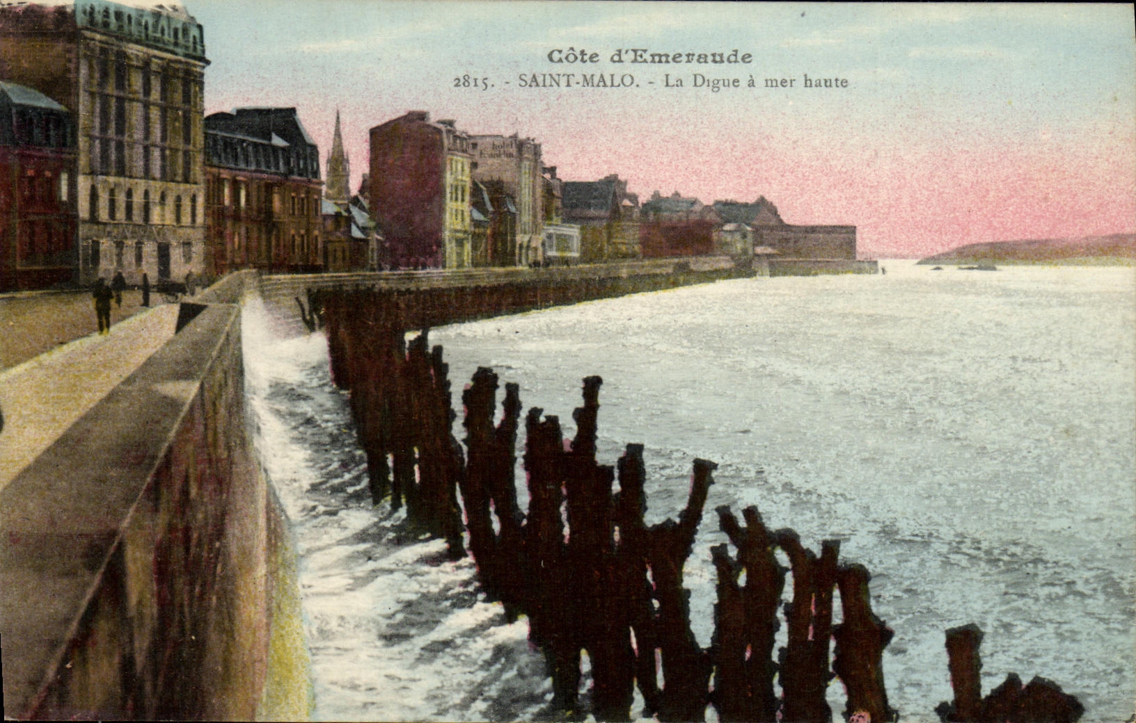 VINTAGE POSTCARD Saint Malo the dam has low tide