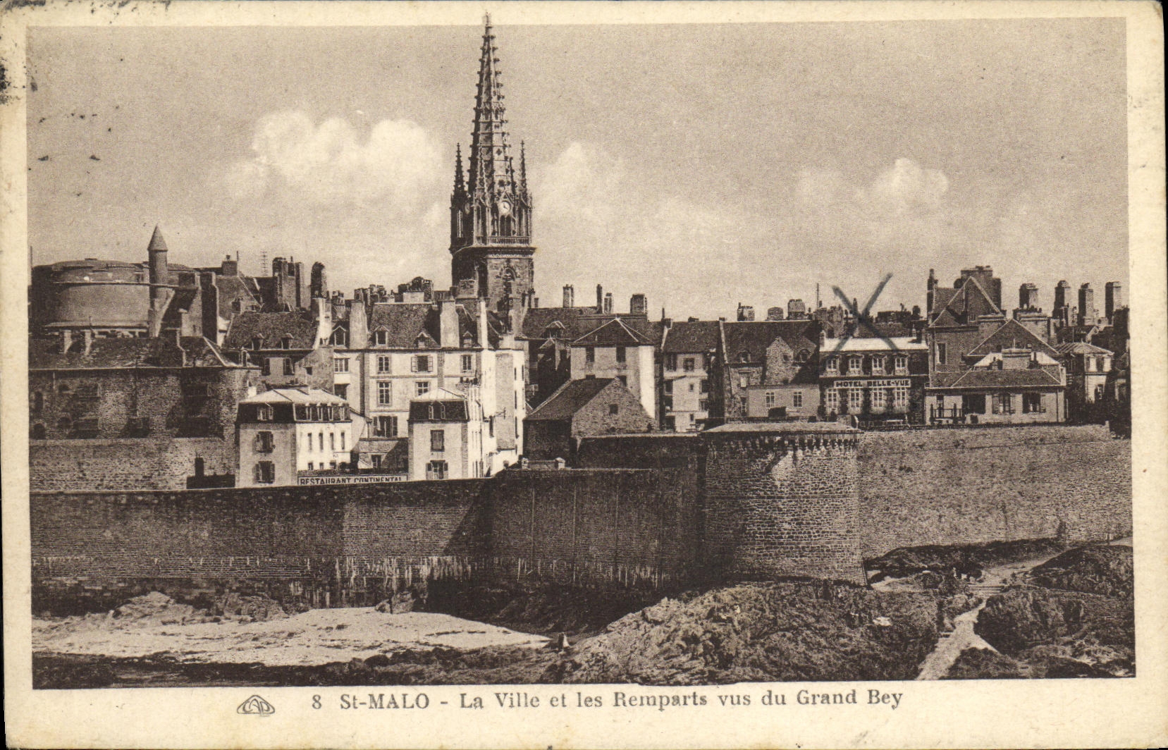 VINTAGE POSTCARD Holy Malo the city and walls seen of the large Bey