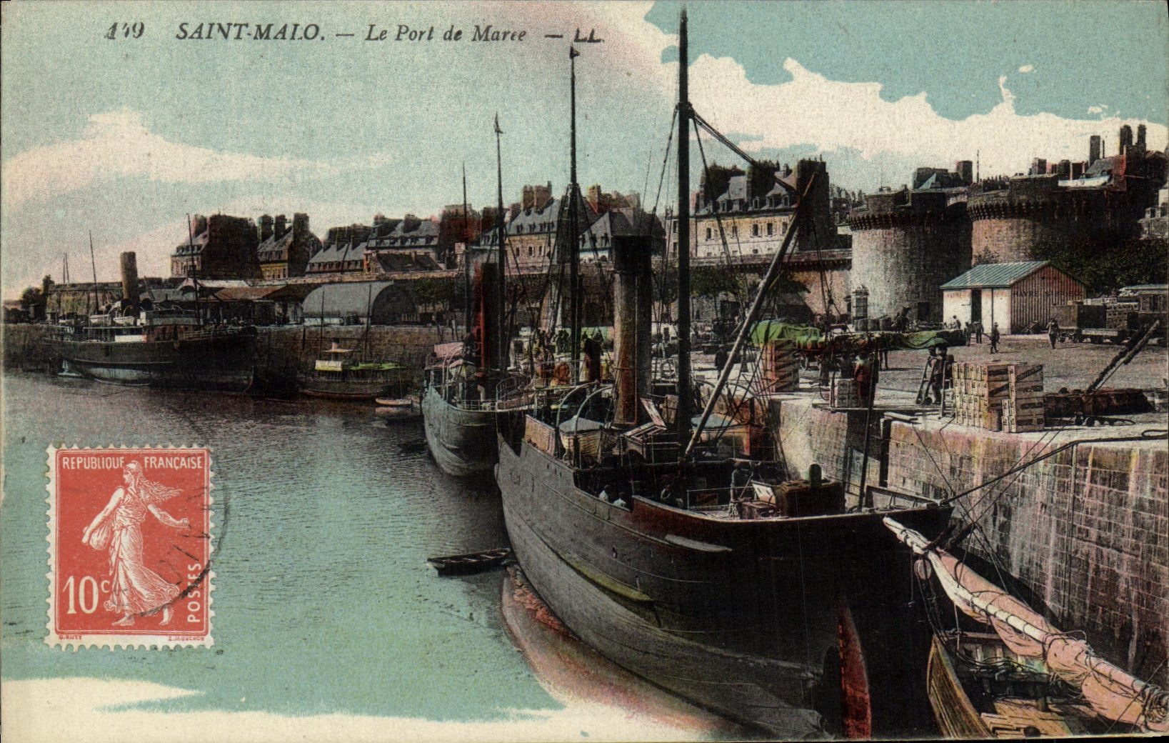 VINTAGE POSTCARD Holy Malo the wearing of tide Boats
