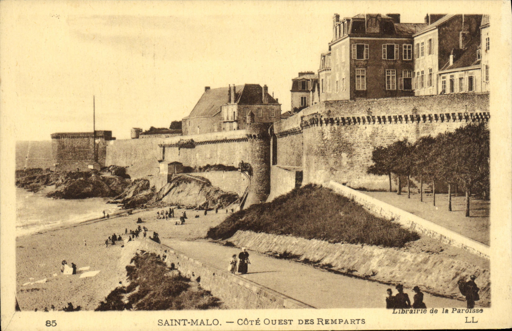 VINTAGE POSTCARD Holy Malo West coast Of the Walls