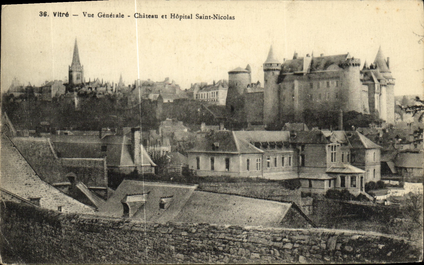 CPA Vitre Vue Generale Chateau et Hopital Saint Nicolas