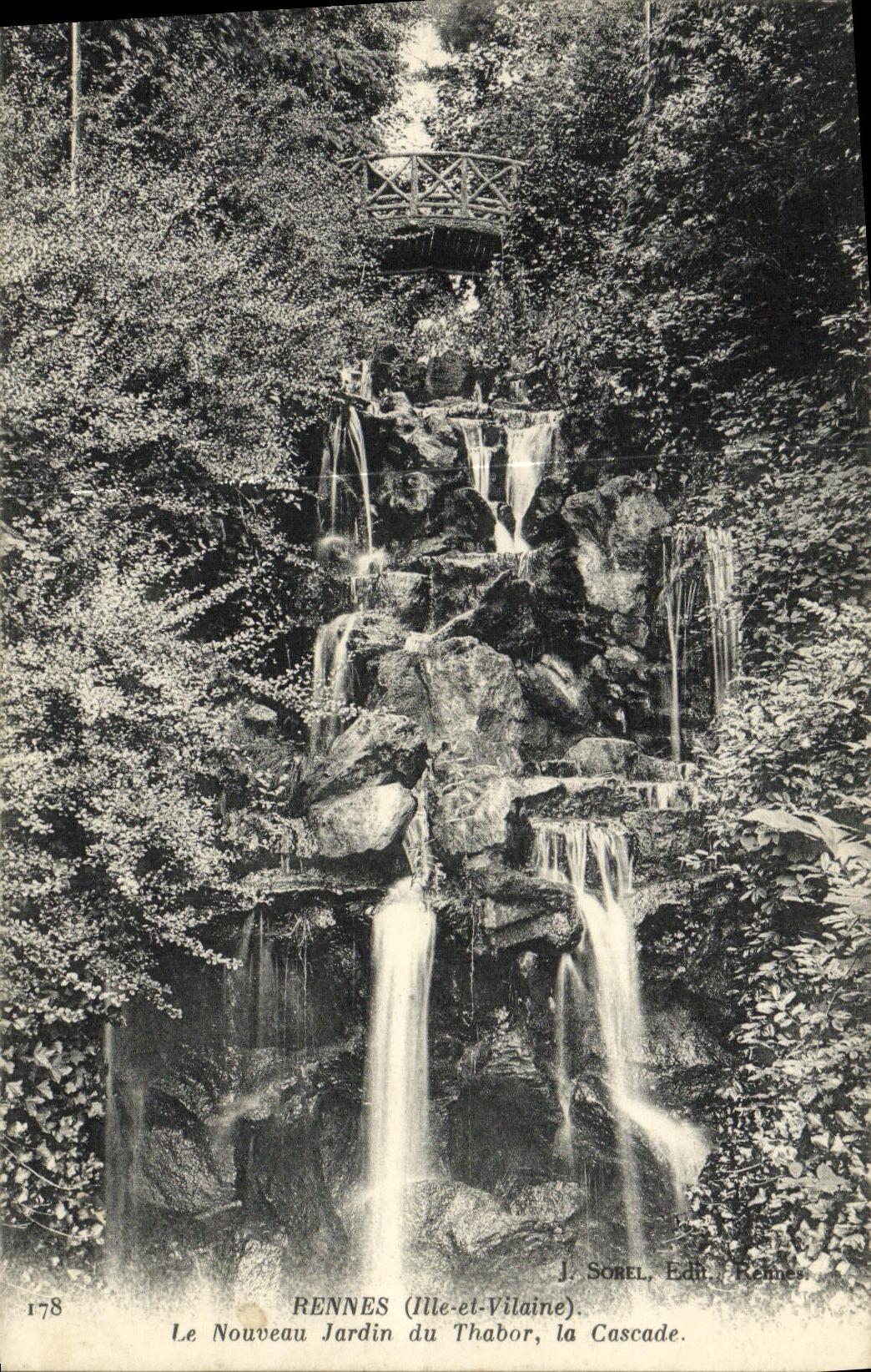 CPA Rennes Le Nouveau Jardin du Thabor la Cascade