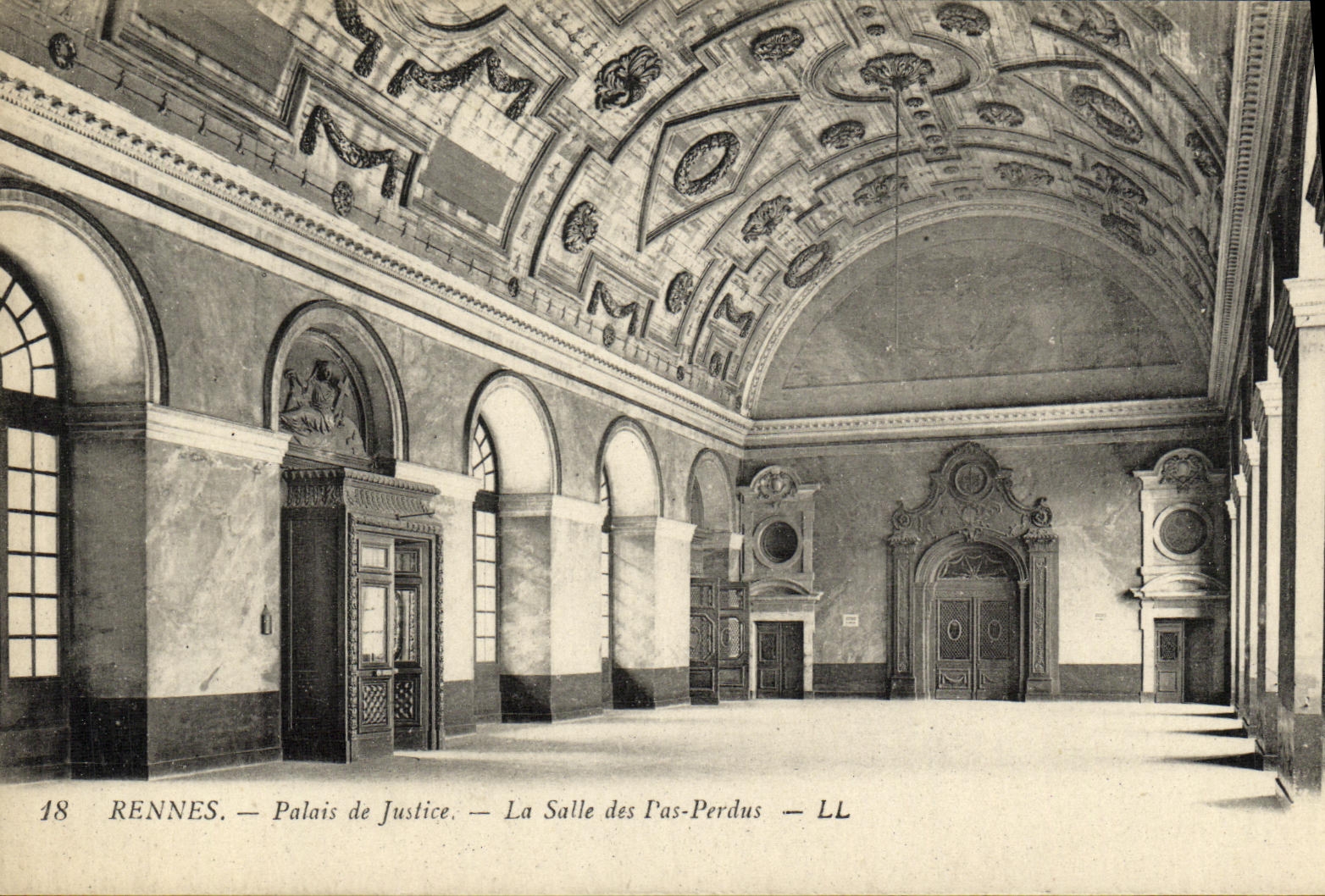 CPA Rennes Palais de Justcie La Salle des Pas Perdus