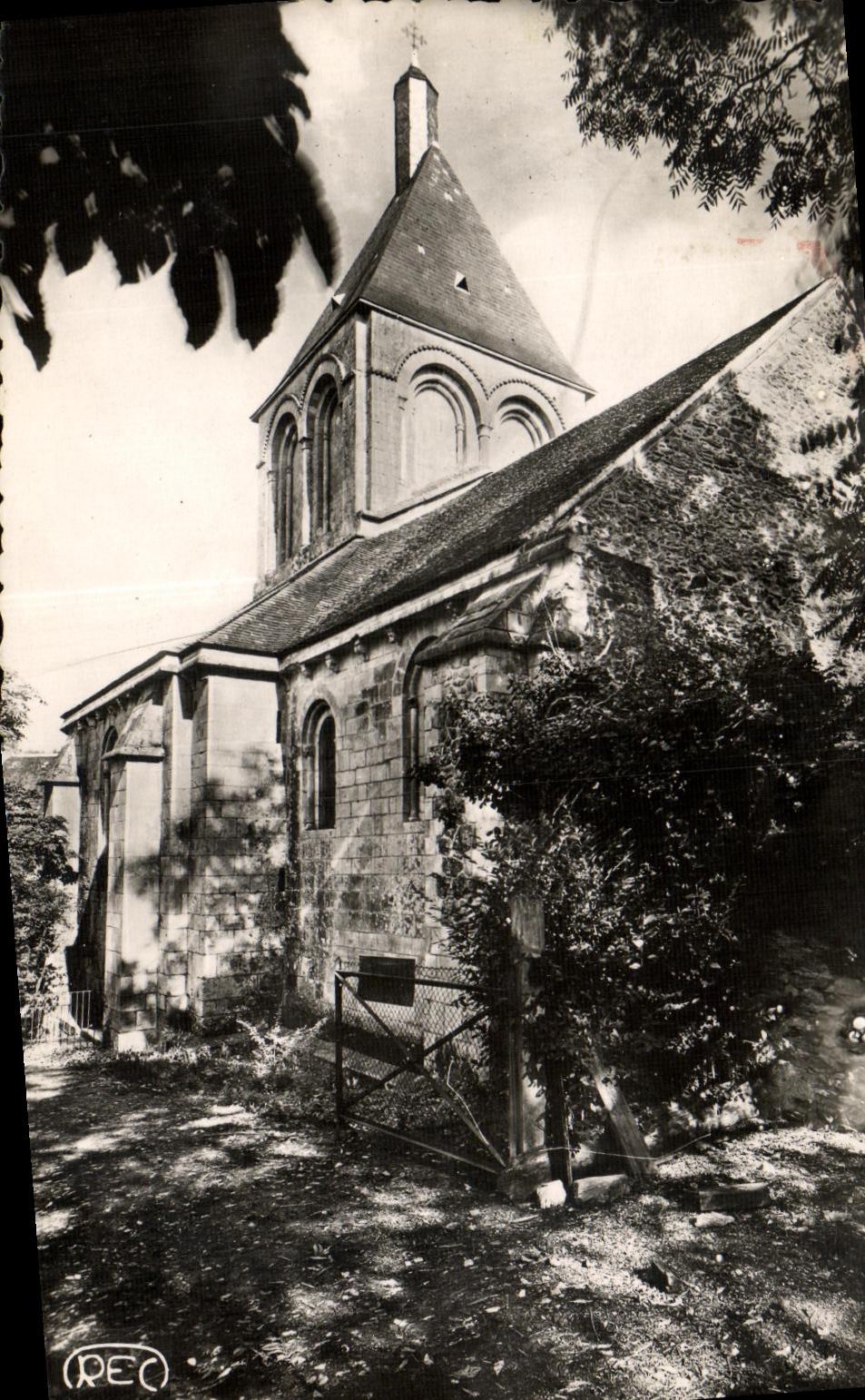 CPM Le Creuse Pittoresque Gargilesse L Eglise Xll e Siecle