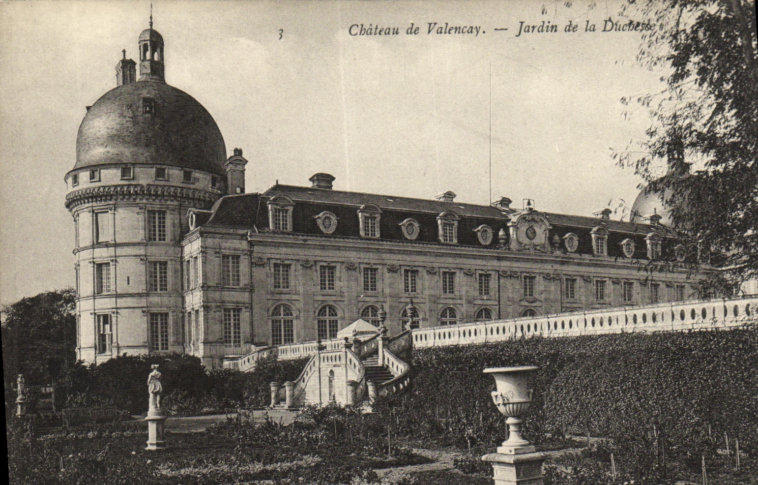 CPA Chateau de Valencay Jardin de la Douches