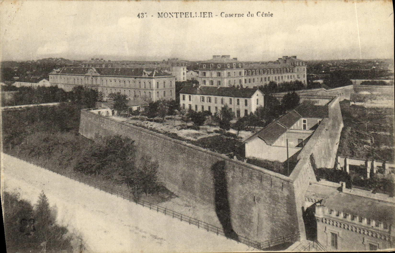 CPA Montpellier Casene du Centre Militaria